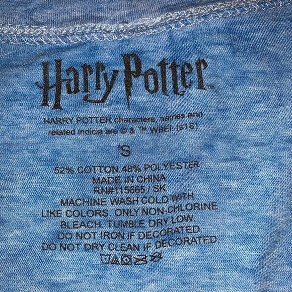 Harry Potter-Waiting on my Letter to Hogwarts Tee - Picture 4 of 5